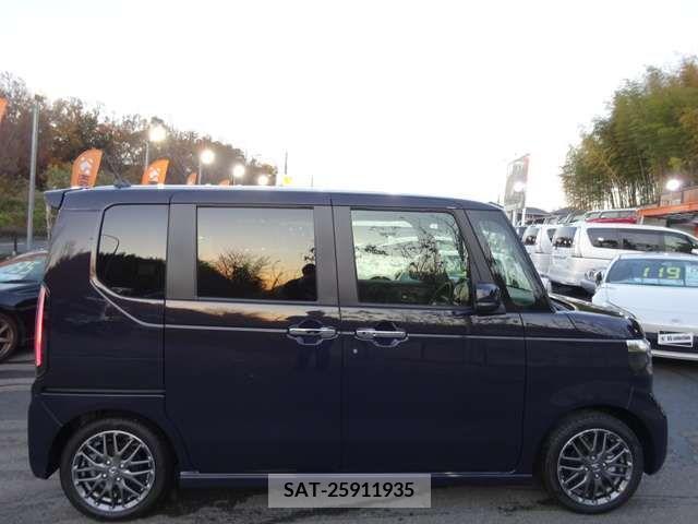 Honda N BOX CUSTOM 2023-10 208779-8