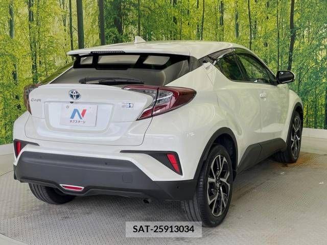 Toyota C-HR 2018-11 340102-17