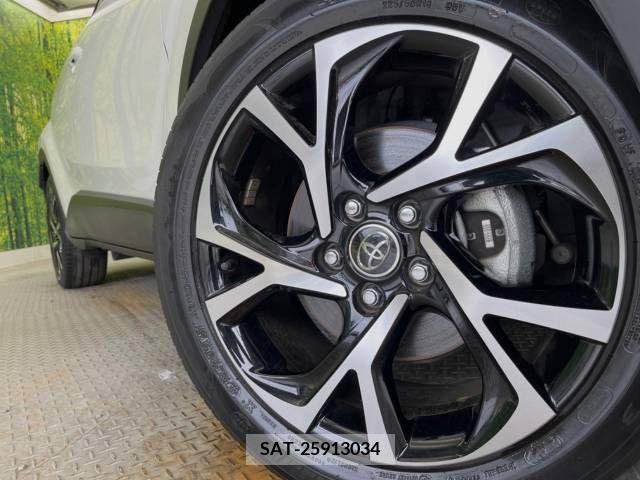 Toyota C-HR 2018-11 340102-13