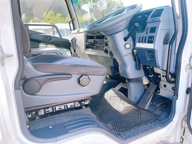 MITSUBISHI FUSO Fighter 2016-05 17789-1