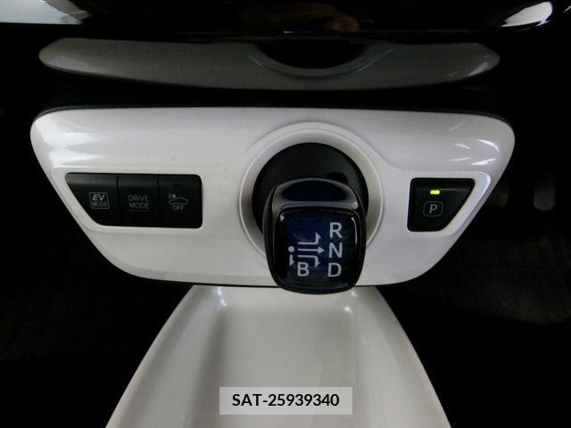 Toyota PRIUS 2016-09 224554-4