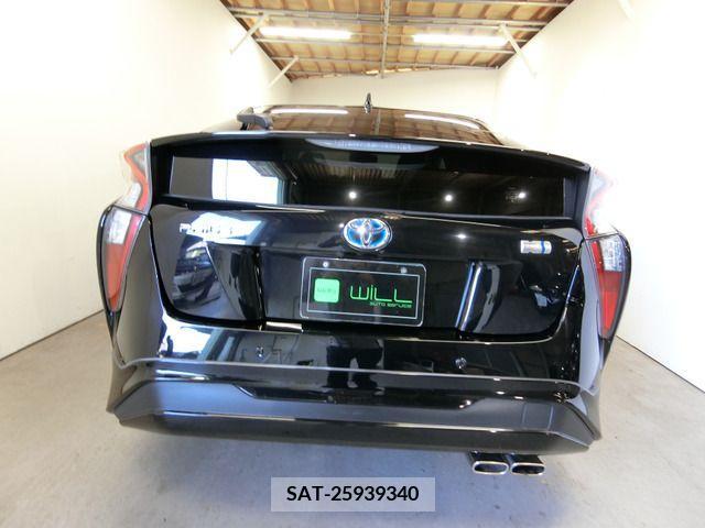 Toyota PRIUS 2016-09 224554-6