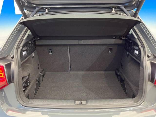 Audi Q2 2019-08 18993-12