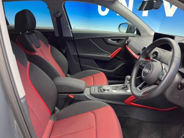 Audi Q2 2019-08 18993-8