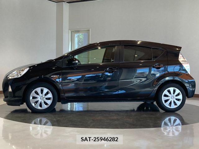 Toyota AQUA 2014-02 356350-1