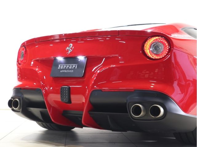 Ferrari F12 2014-03 11147-6