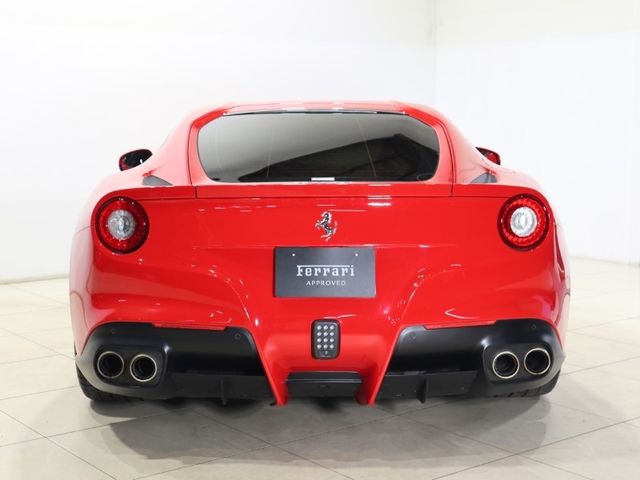 Ferrari F12 2014-03 11147-2