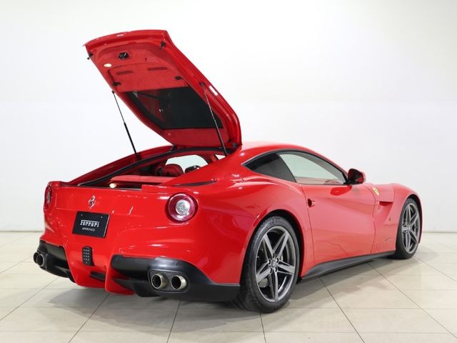 Ferrari F12 2014-03 11147-8