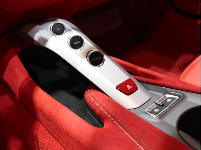 Ferrari F12 2014-03 11147-11