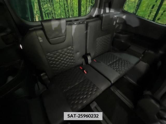 Toyota VOXY 2023-02 370365-10