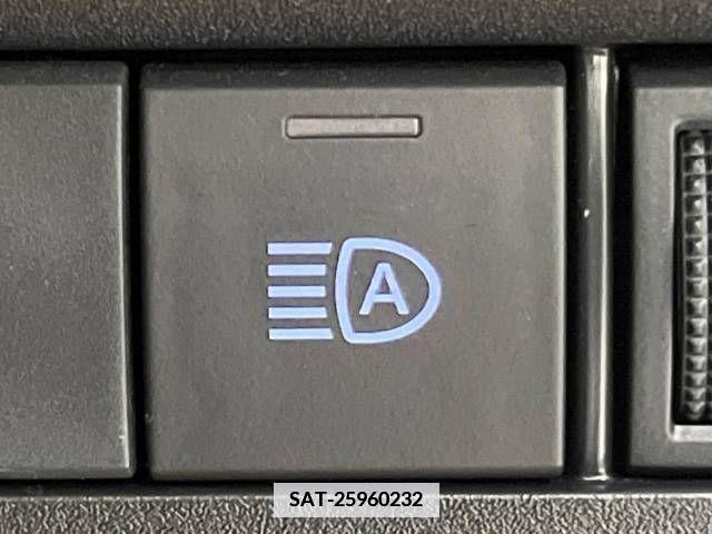 Toyota VOXY 2023-02 370365-7