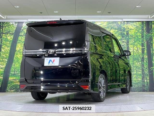 Toyota VOXY 2023-02 370365-17