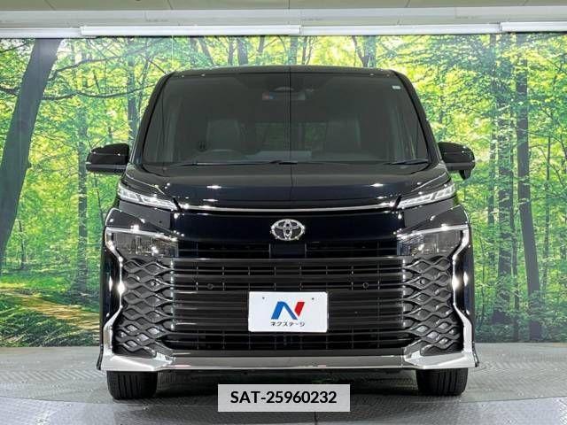 Toyota VOXY 2023-02 370365-15
