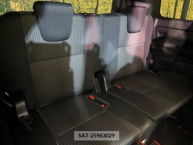 Toyota VOXY 2018-09 385165-10