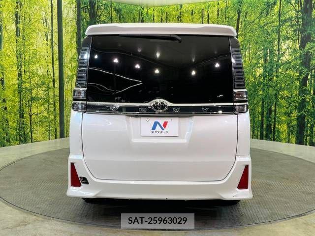 Toyota VOXY 2018-09 385165-16
