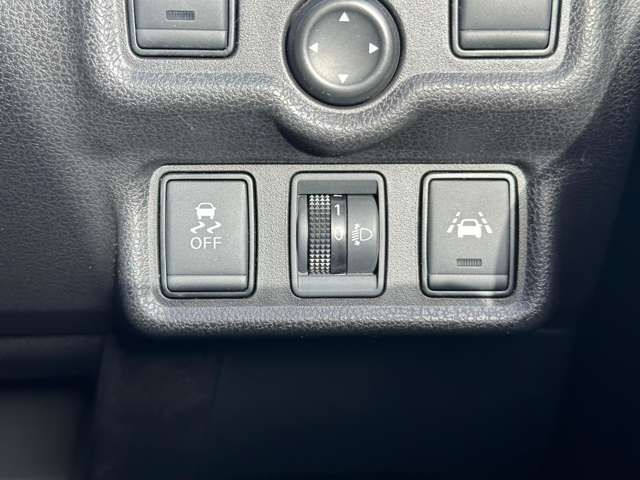 Nissan NOTE 2017-07 193581-10