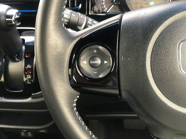 Honda N-WGN 2018-03 23282-5