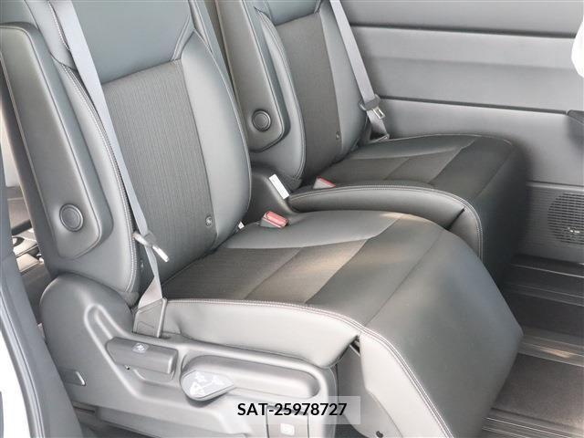 Honda e 2024-03 377181-12