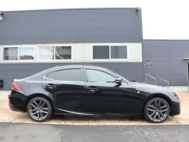 Lexus IS 2016-12 22331-3