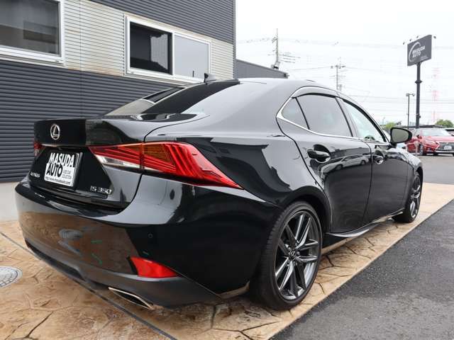Lexus IS 2016-12 22331-6