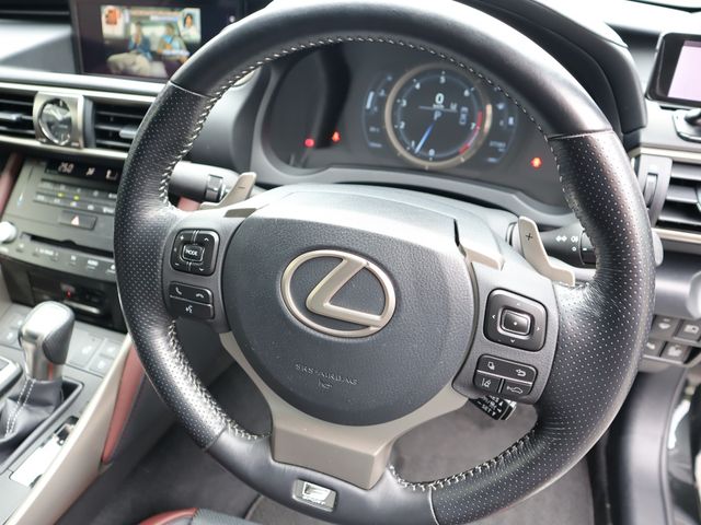 Lexus IS 2016-12 22331-12