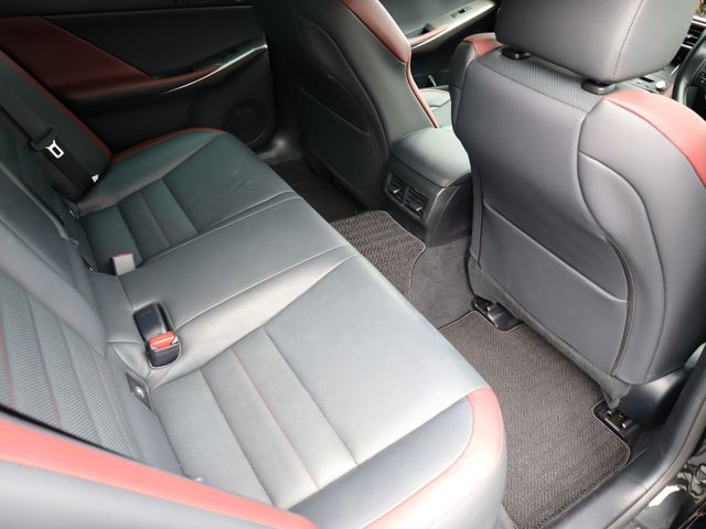Lexus IS 2016-12 22331-10
