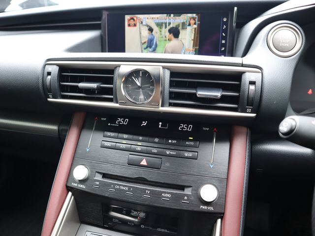 Lexus IS 2016-12 22331-13