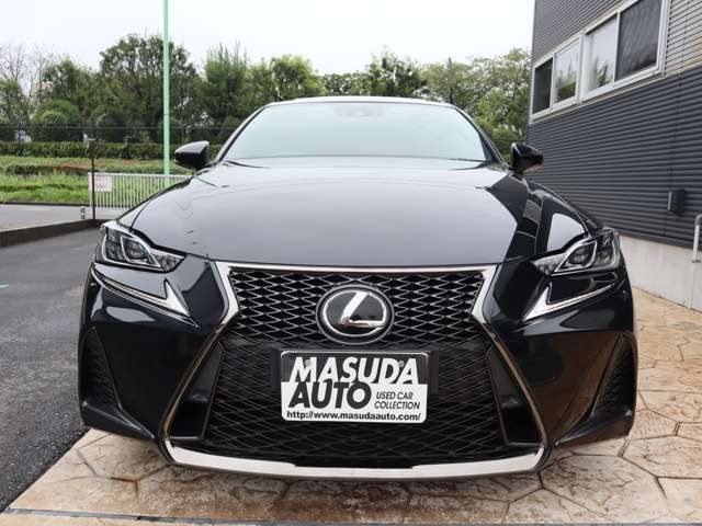 Lexus IS 2016-12 22331-1