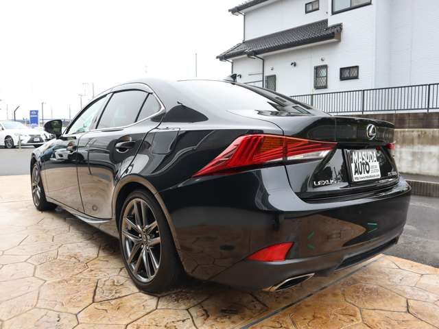 Lexus IS 2016-12 22331-4