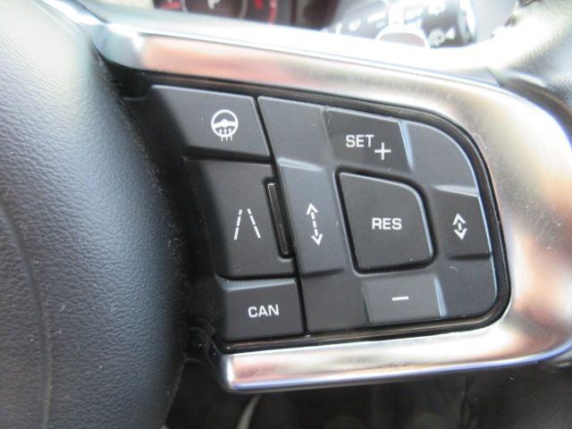Jaguar F-PACE 2018-11 187278-9