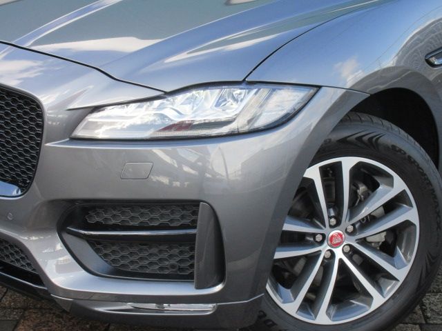Jaguar F-PACE 2018-11 187278-27
