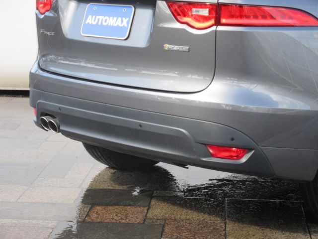 Jaguar F-PACE 2018-11 187278-28