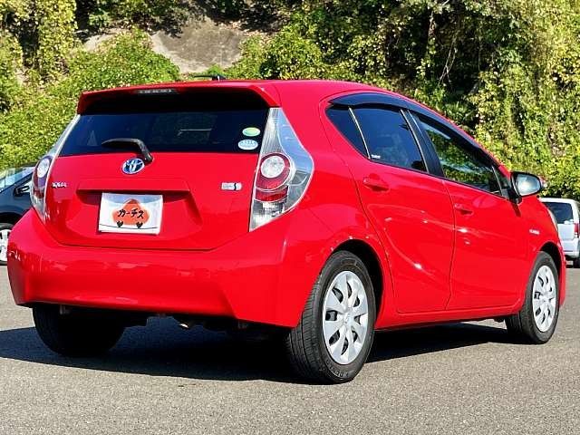 Toyota AQUA 2013-05 13465-2