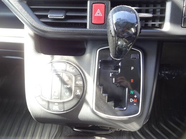 Toyota VOXY 2015-08 6819-12