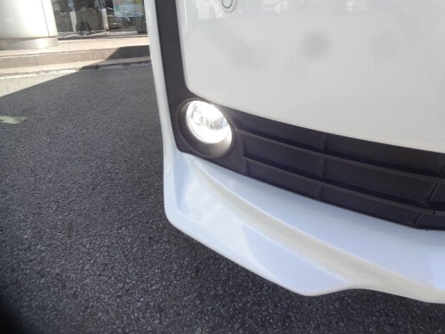 Toyota VOXY 2015-08 6819-28