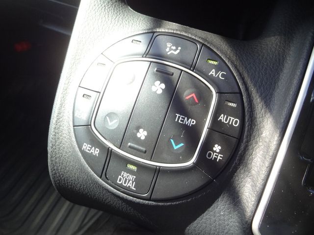 Toyota VOXY 2015-08 6819-13