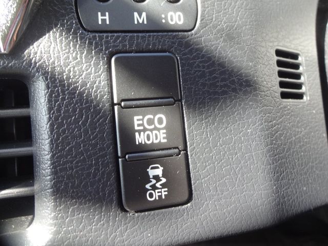 Toyota VOXY 2015-08 6819-14