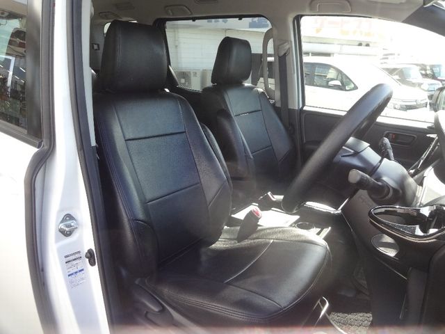 Toyota VOXY 2015-08 6819-4