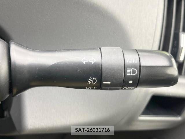 Toyota PRIUS ALPHA 2012-03 381271-6