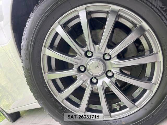 Toyota PRIUS ALPHA 2012-03 381271-13