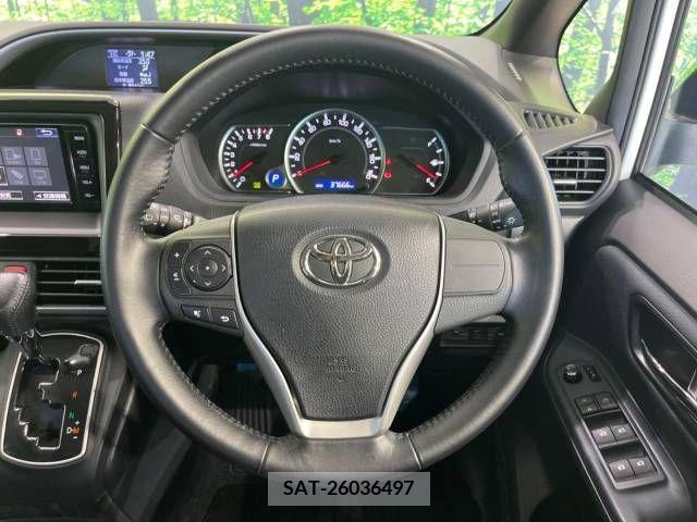 Toyota VOXY 2015-12 288902-11