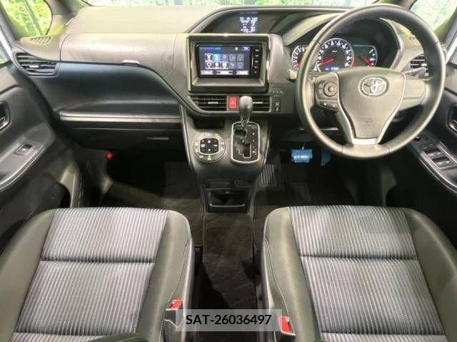 Toyota VOXY 2015-12 288902-1