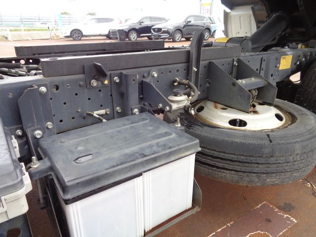 Isuzu ELF TRUCK 2016-10 15977-20