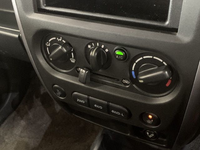 Suzuki JIMNY SIERRA 2005-03 22895-19