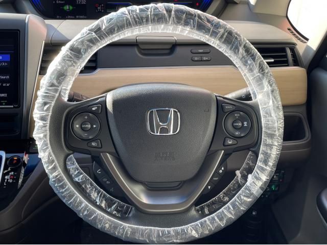 Honda FREED HYBRID 2018-09 184681-8