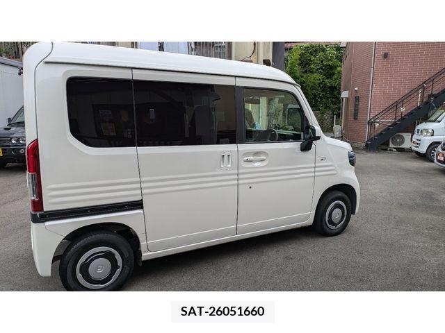 Honda N-VAN 2019-08 379224-3