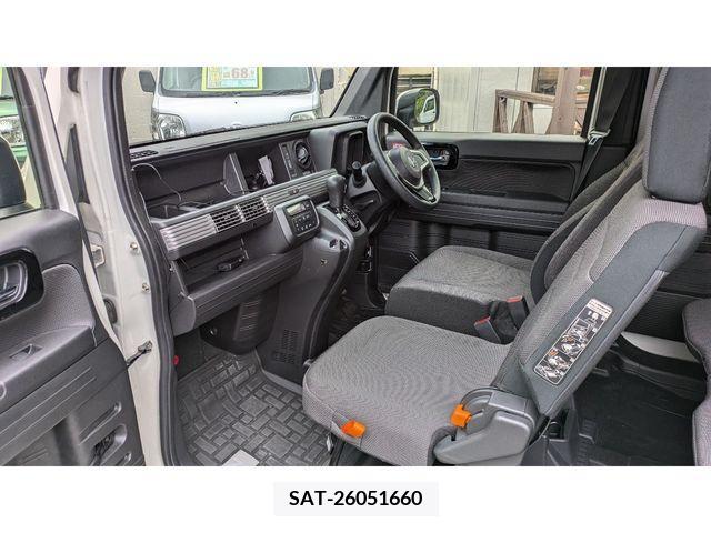 Honda N-VAN 2019-08 379224-6