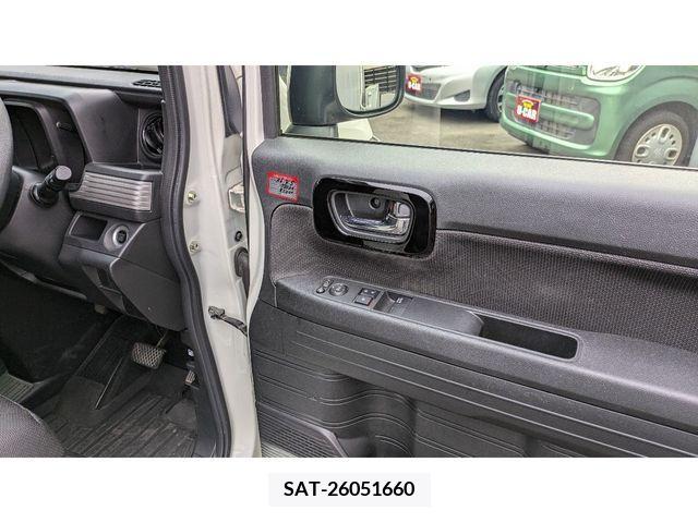 Honda N-VAN 2019-08 379224-11