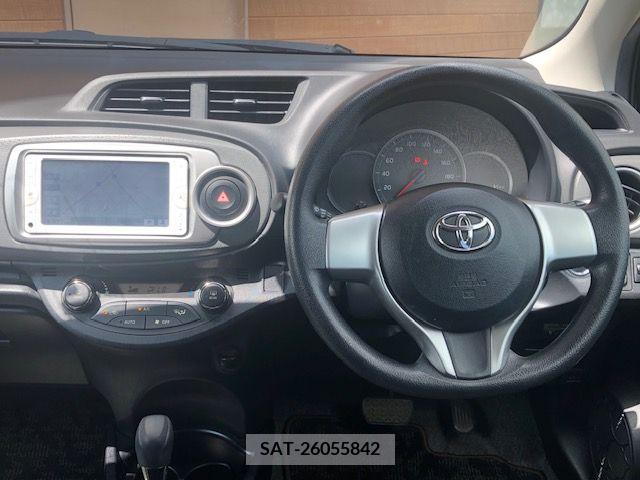 Toyota VITZ 2013-07 370157-1