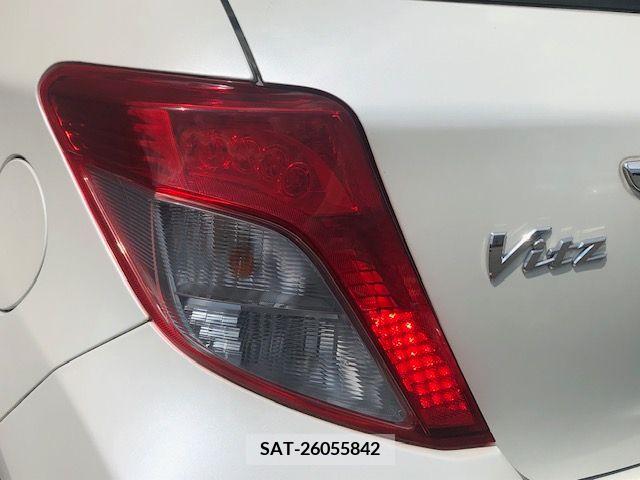 Toyota VITZ 2013-07 370157-23